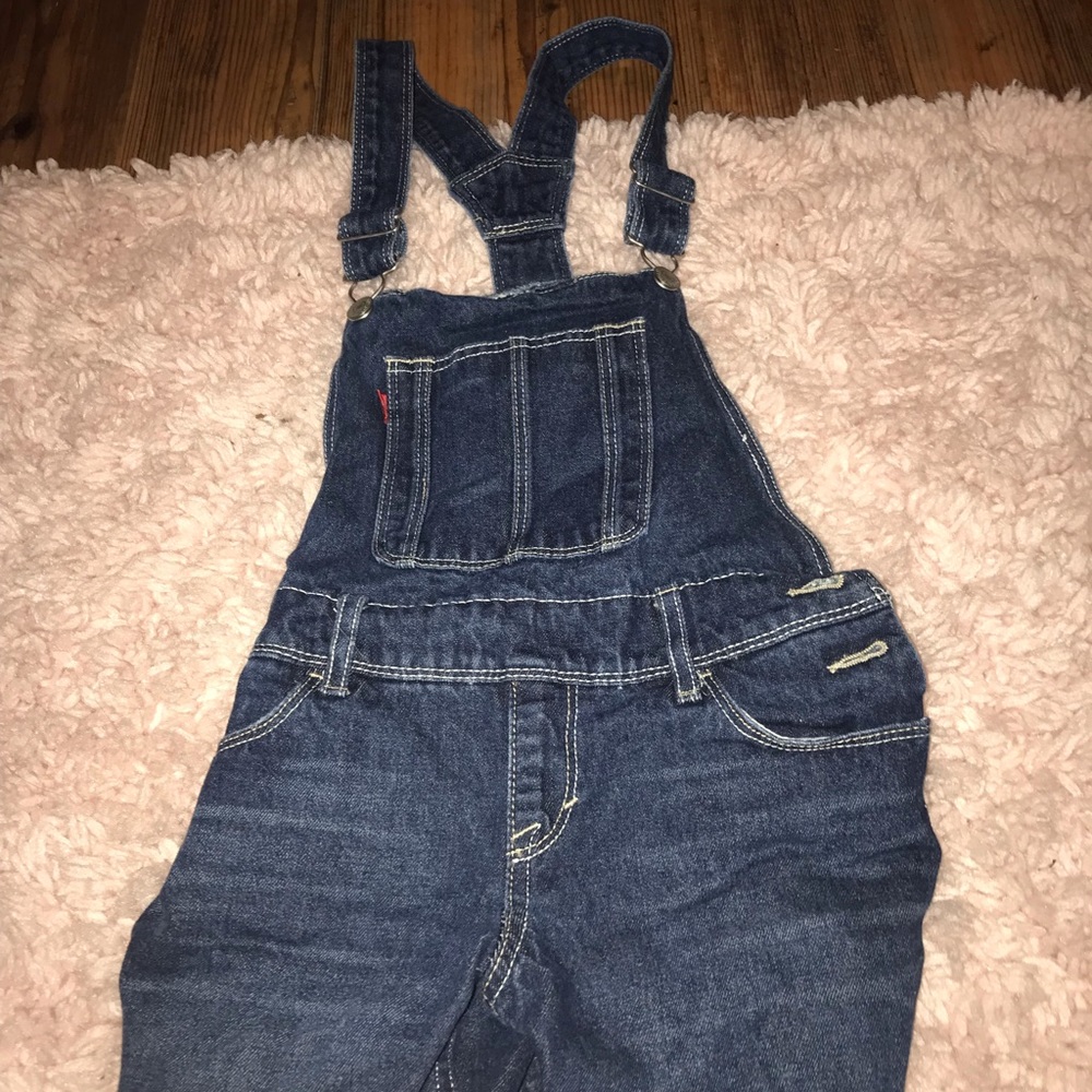 Super cute short overalls! Never Worn!